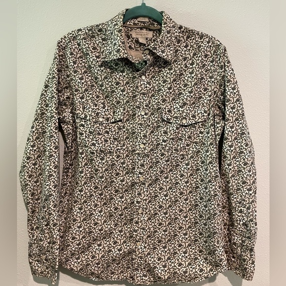 Banana Republic Other - Banana Republic western button up slim fit with 2 pockets Rodeo shirt. …